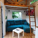 Tinyhouse Under Watertower * Вроцлав