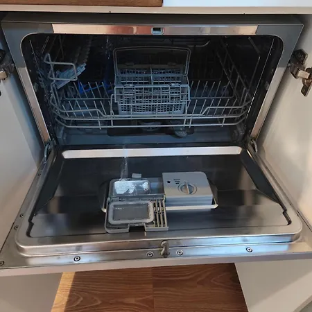 Tinyhouse Under Watertower