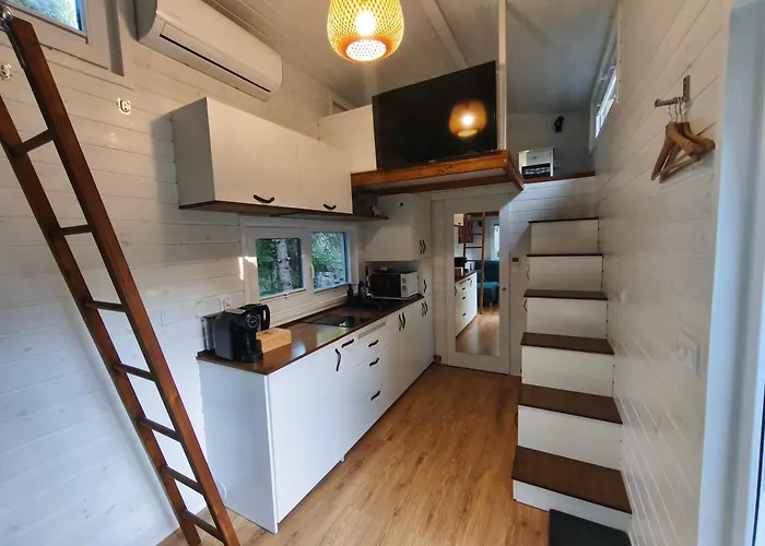 Tinyhouse Under Watertower Дом отдыха *