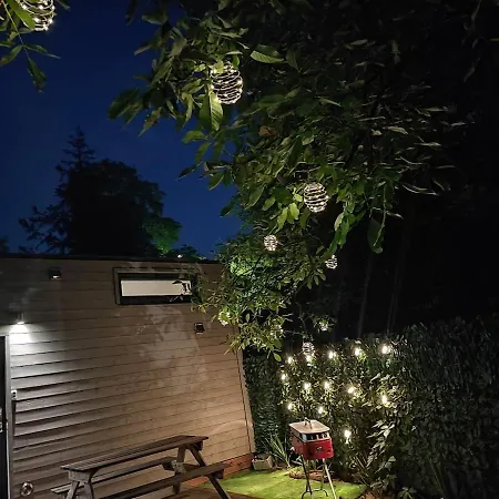 بيت للعطل Tinyhouse Under Watertower فروتسواف