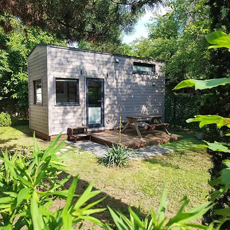 Tinyhouse Under Watertower بيت للعطل فروتسواف